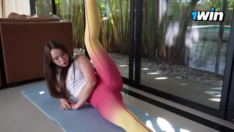 Distracted Step-sister from Yoga Class and Pumped Her Mouth Full of Cum