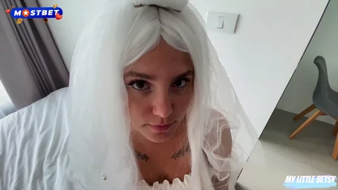 Runaway Bride gets Fucked Doggystyle and gets a Juicy Load of Cum in Her Mouth